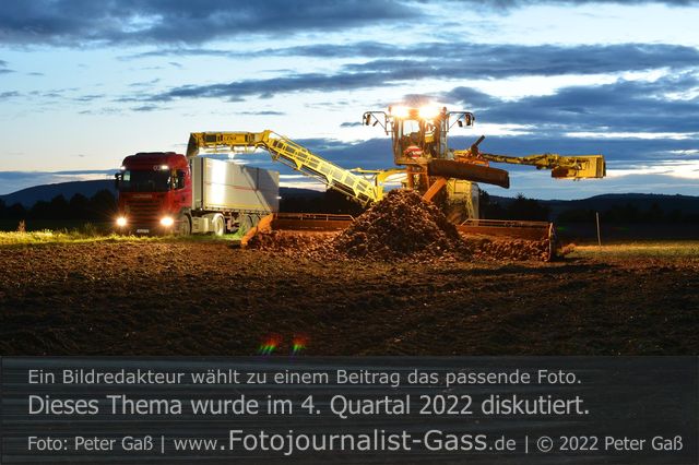 Titelbild Diskutiert, 4. Quartal 2022: Zuckerrübenernte. Foto: Peter Gaß.